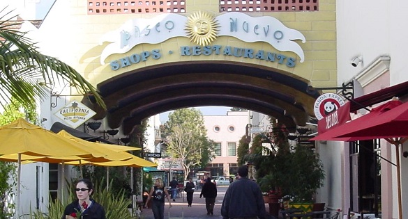 Paseo Nuevo Shopping In Santa Barbara